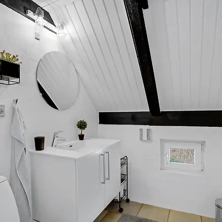 2 Bedroom Beach Front Home In Ringkobing Dom wakacyjny Ringkøbing